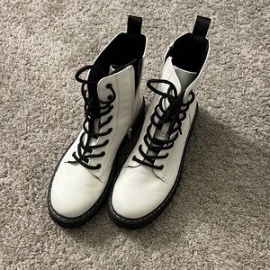 Doc Marten Dupes WOMENS size 8
